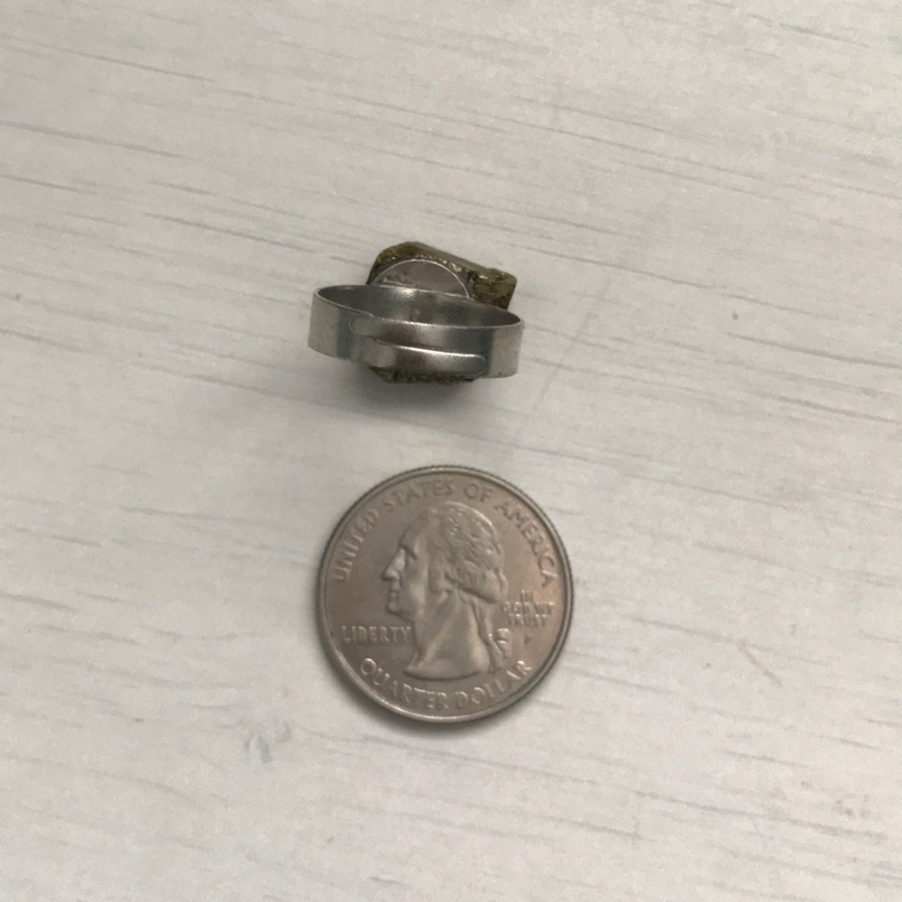 This Ring Rocks! - Picture 4 of 4